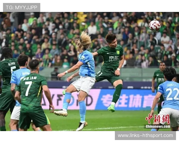 国安队在内部训练中尝试新前场组合，效果初步显现