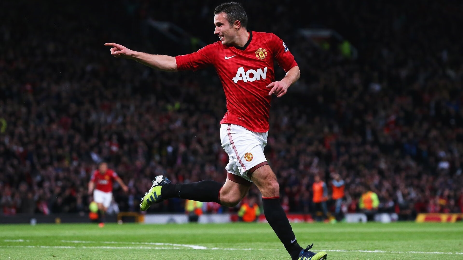 “飞盘争夺:三叉湖田径场迎来世界级飞盘竞技盛宴”